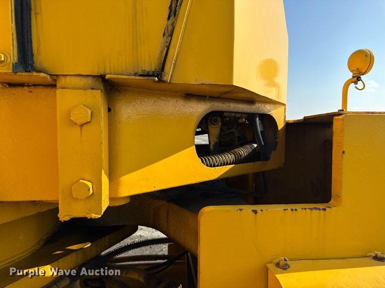 image for item MZ9400 1976 Michigan 280C wheeled dozer