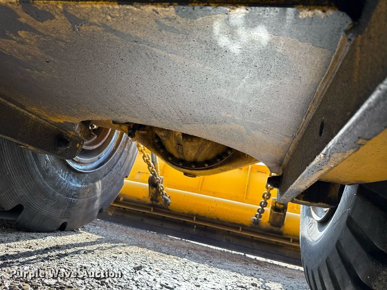 image for item MZ9400 1976 Michigan 280C wheeled dozer