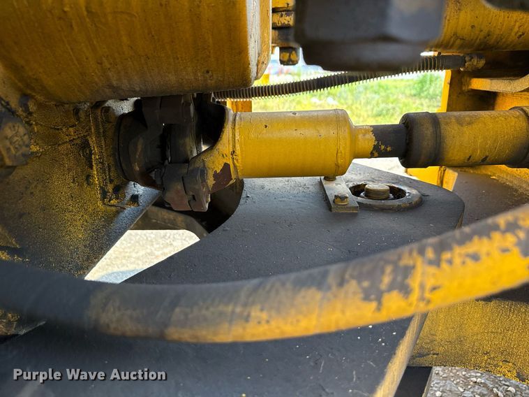 image for item MZ9400 1976 Michigan 280C wheeled dozer