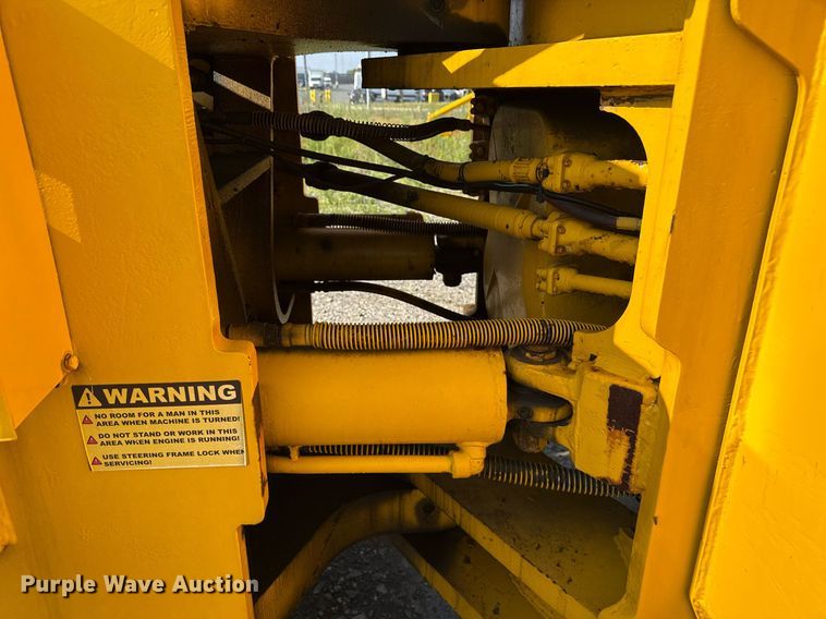 image for item MZ9400 1976 Michigan 280C wheeled dozer