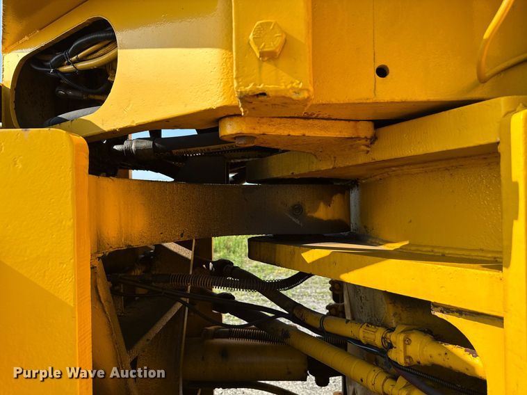 image for item MZ9400 1976 Michigan 280C wheeled dozer