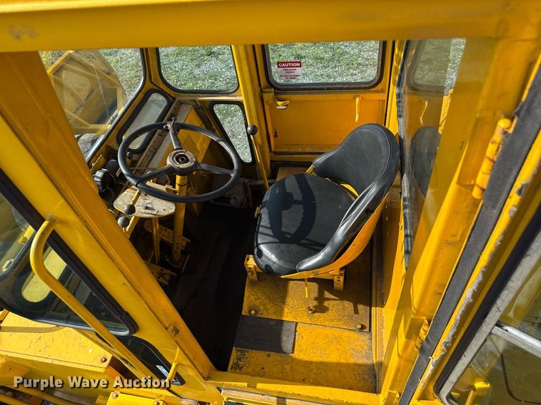 image for item MZ9400 1976 Michigan 280C wheeled dozer