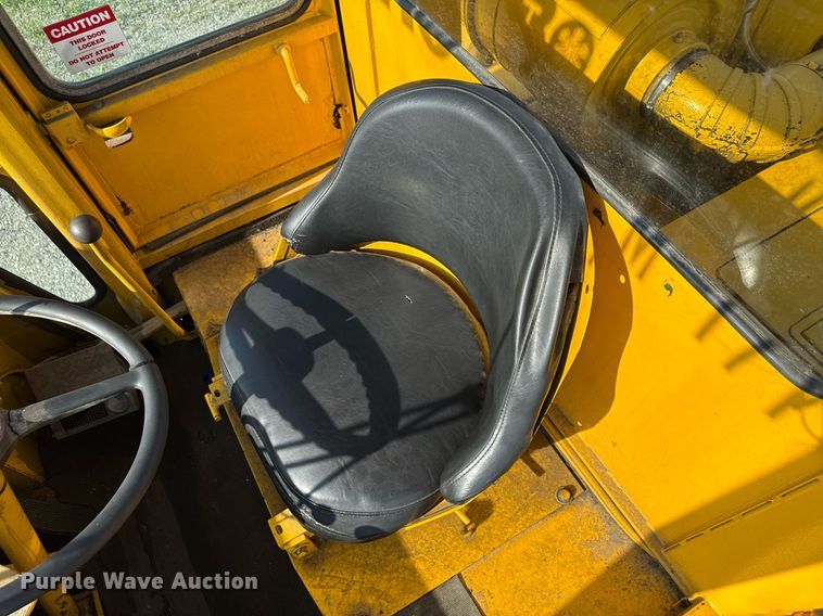 image for item MZ9400 1976 Michigan 280C wheeled dozer