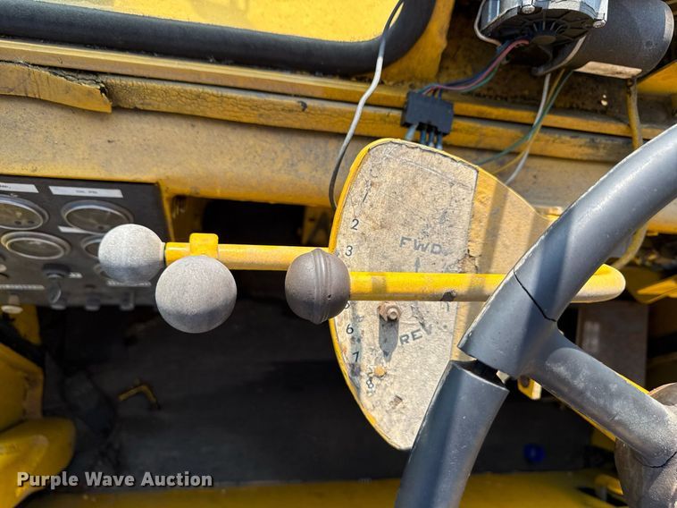 image for item MZ9400 1976 Michigan 280C wheeled dozer