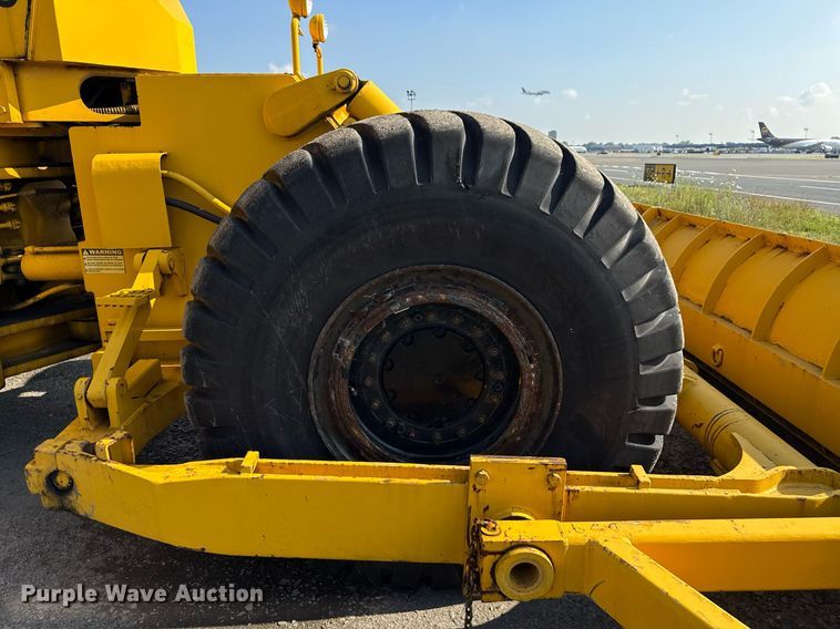 image for item MZ9400 1976 Michigan 280C wheeled dozer