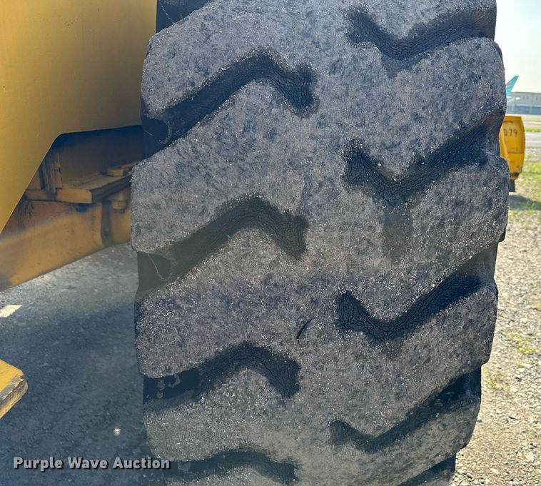 image for item MZ9400 1976 Michigan 280C wheeled dozer