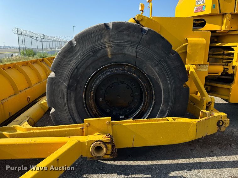 image for item MZ9400 1976 Michigan 280C wheeled dozer