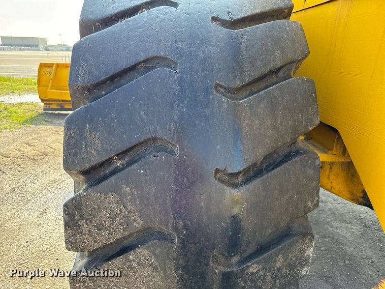 image for item MZ9400 1976 Michigan 280C wheeled dozer