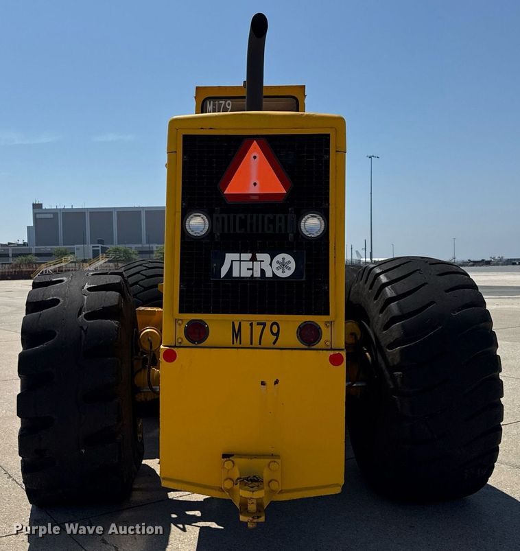 image for item MZ9403 1964 Michigan 280 wheeled dozer