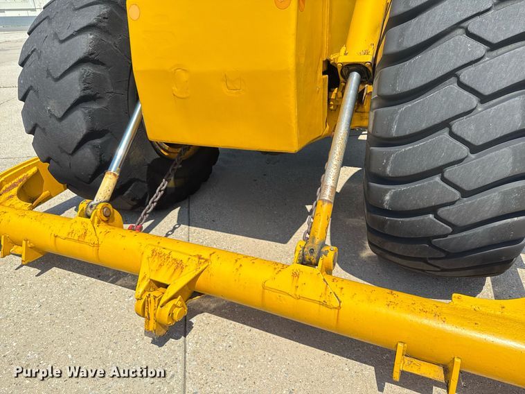 image for item MZ9403 1964 Michigan 280 wheeled dozer