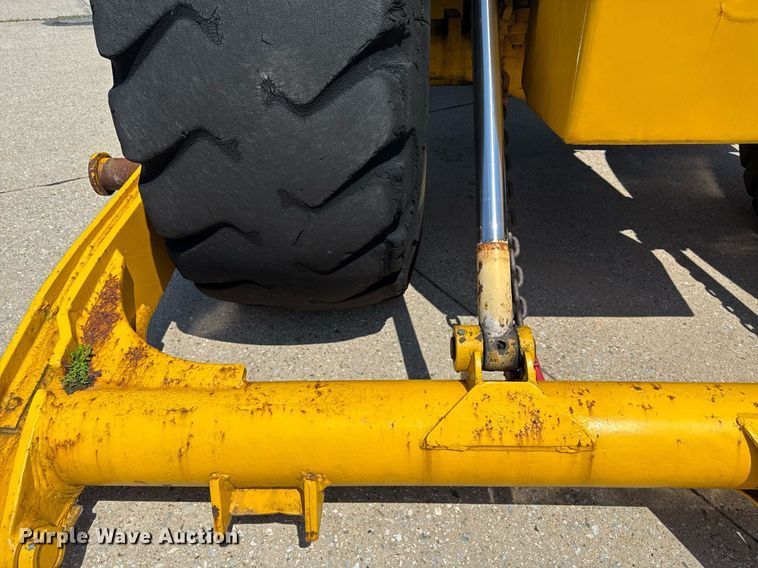 image for item MZ9403 1964 Michigan 280 wheeled dozer