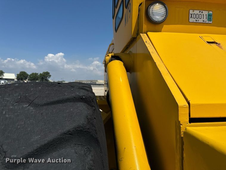 image for item MZ9403 1964 Michigan 280 wheeled dozer