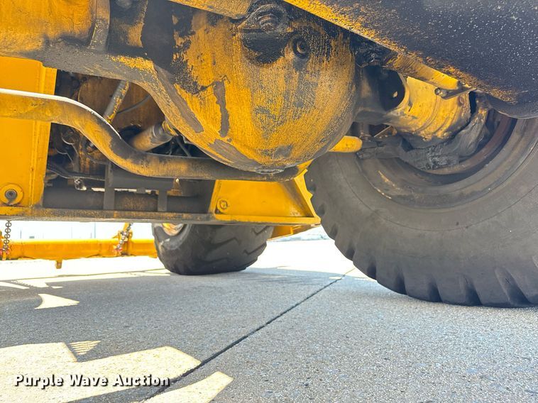 image for item MZ9403 1964 Michigan 280 wheeled dozer