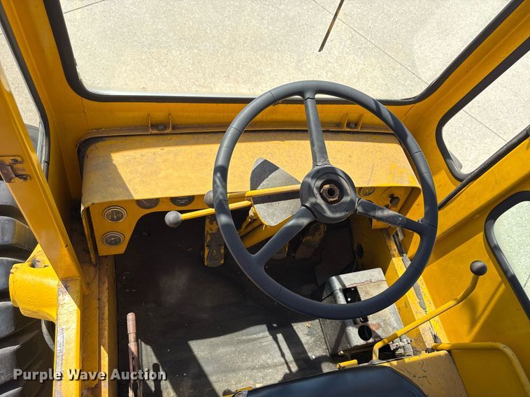 image for item MZ9403 1964 Michigan 280 wheeled dozer