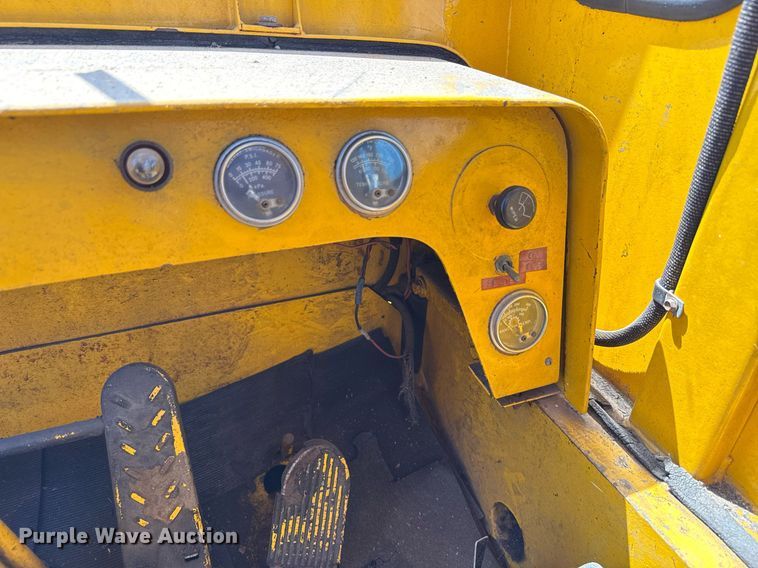 image for item MZ9403 1964 Michigan 280 wheeled dozer