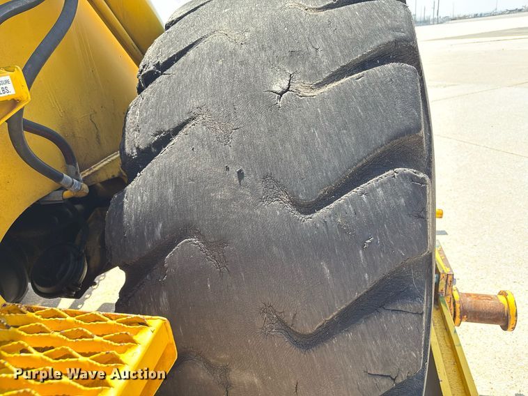 image for item MZ9403 1964 Michigan 280 wheeled dozer