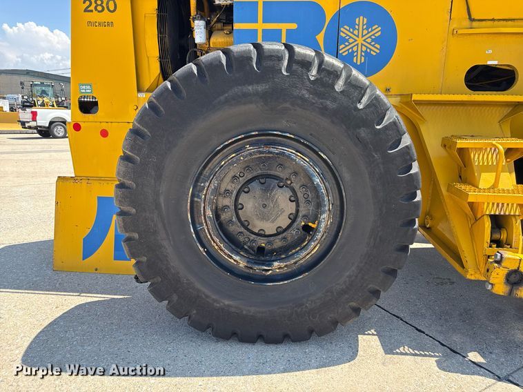 image for item MZ9403 1964 Michigan 280 wheeled dozer