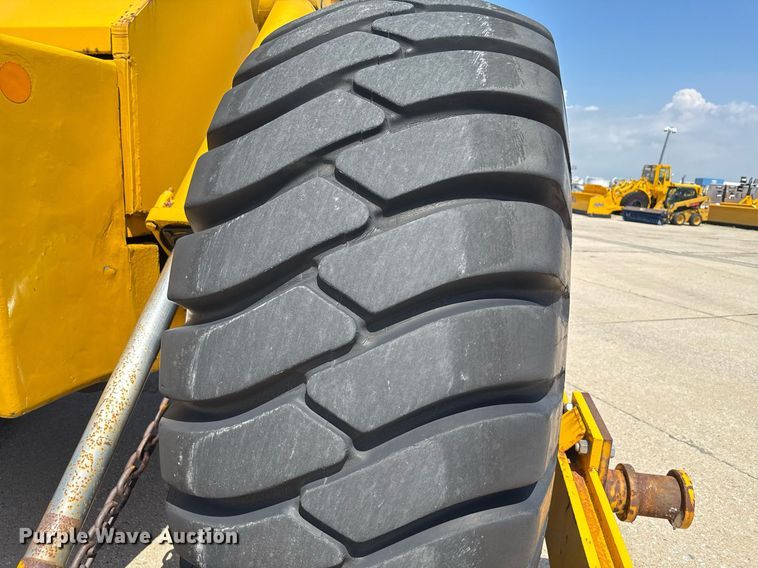 image for item MZ9403 1964 Michigan 280 wheeled dozer