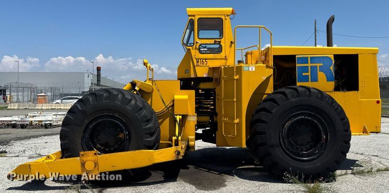 image for item MZ9404 Michigan 280DC3A wheel loader