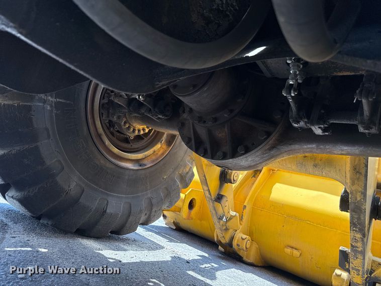 image for item MZ9405 1977 Caterpillar 980B wheel loader