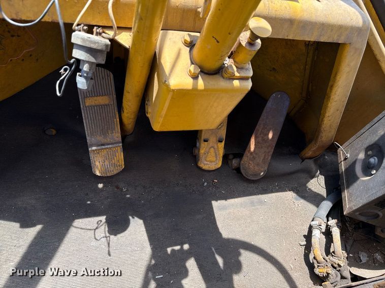 image for item MZ9405 1977 Caterpillar 980B wheel loader