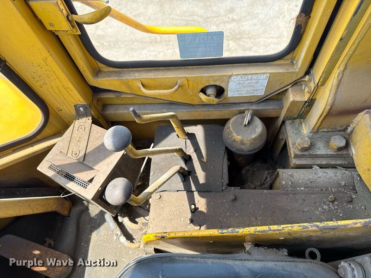 image for item MZ9405 1977 Caterpillar 980B wheel loader