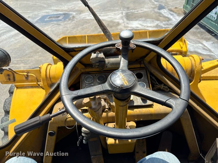 image for item MZ9405 1977 Caterpillar 980B wheel loader