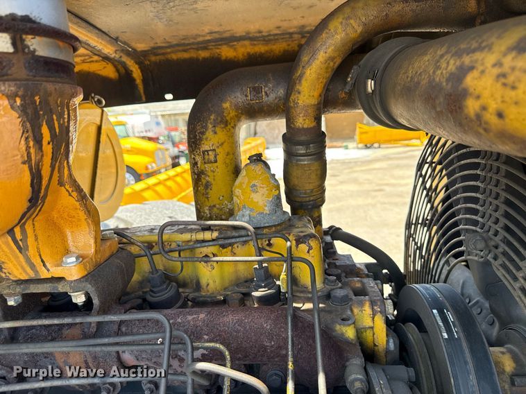 image for item MZ9405 1977 Caterpillar 980B wheel loader