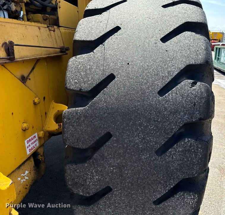 image for item MZ9405 1977 Caterpillar 980B wheel loader