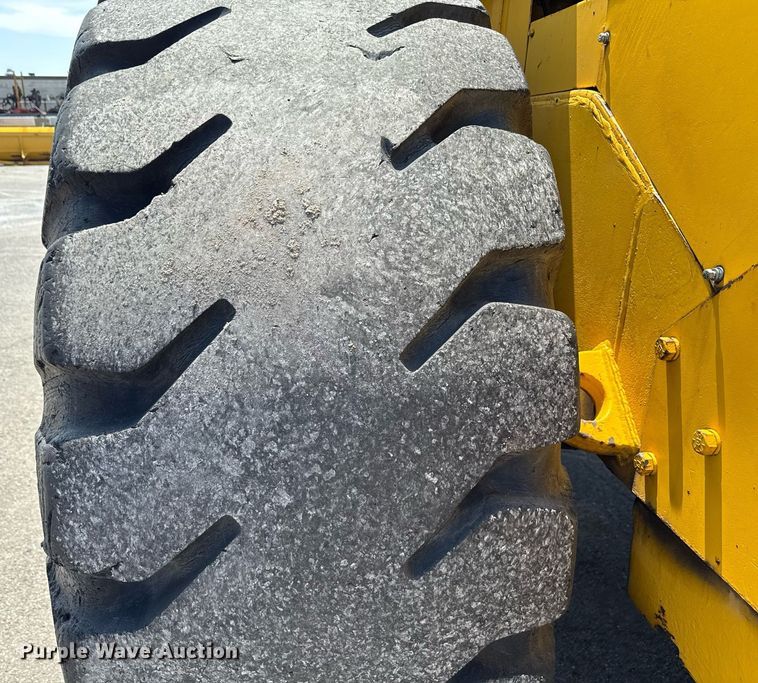 image for item MZ9405 1977 Caterpillar 980B wheel loader