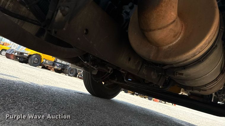 image for item MZ9406 2013 Caterpillar CT660S semi truck