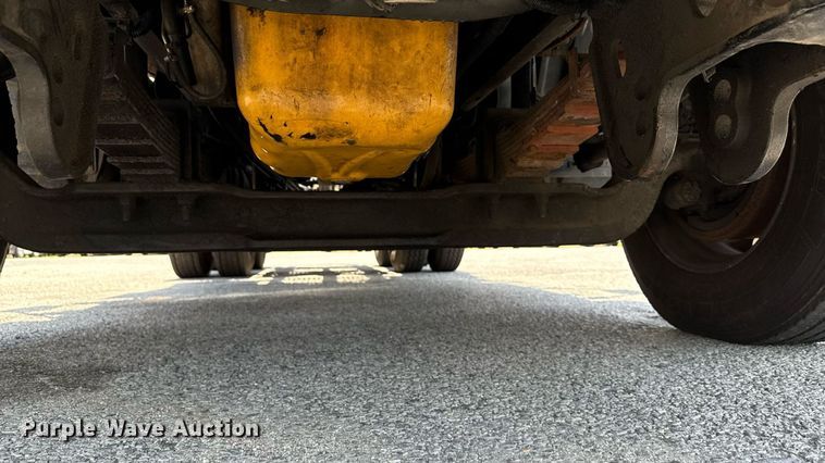 image for item MZ9406 2013 Caterpillar CT660S semi truck