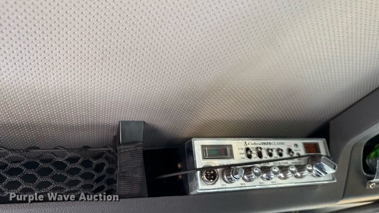 image for item MZ9406 2013 Caterpillar CT660S semi truck