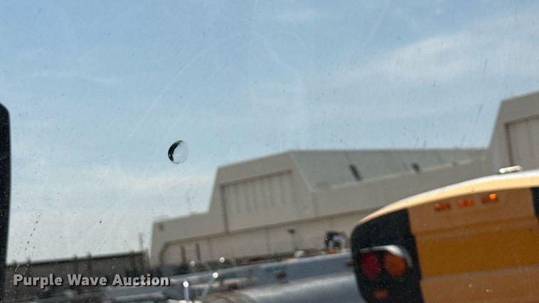 image for item MZ9406 2013 Caterpillar CT660S semi truck