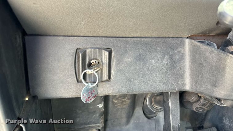 image for item MZ9406 2013 Caterpillar CT660S semi truck