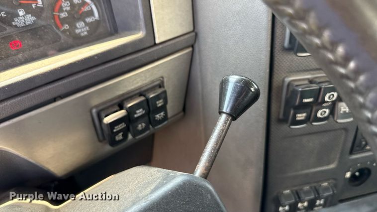 image for item MZ9406 2013 Caterpillar CT660S semi truck