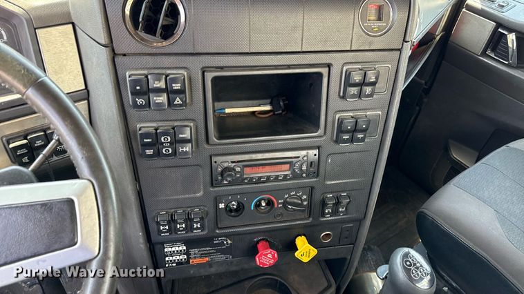 image for item MZ9406 2013 Caterpillar CT660S semi truck