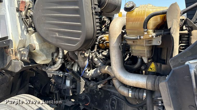 image for item MZ9406 2013 Caterpillar CT660S semi truck