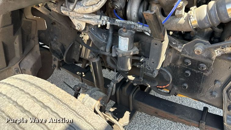 image for item MZ9406 2013 Caterpillar CT660S semi truck