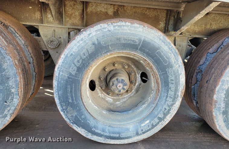 image for item NB9850 1983 Fruehauf HAB-F3-J1300 pneumatic dry bulk trailer