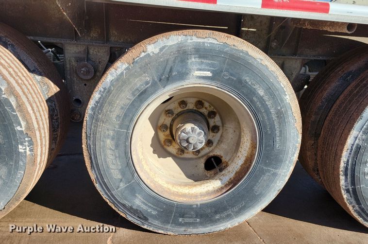 image for item NB9850 1983 Fruehauf HAB-F3-J1300 pneumatic dry bulk trailer