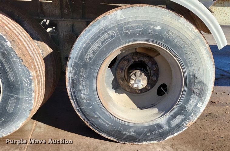 image for item NB9850 1983 Fruehauf HAB-F3-J1300 pneumatic dry bulk trailer