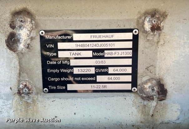 image for item NB9850 1983 Fruehauf HAB-F3-J1300 pneumatic dry bulk trailer