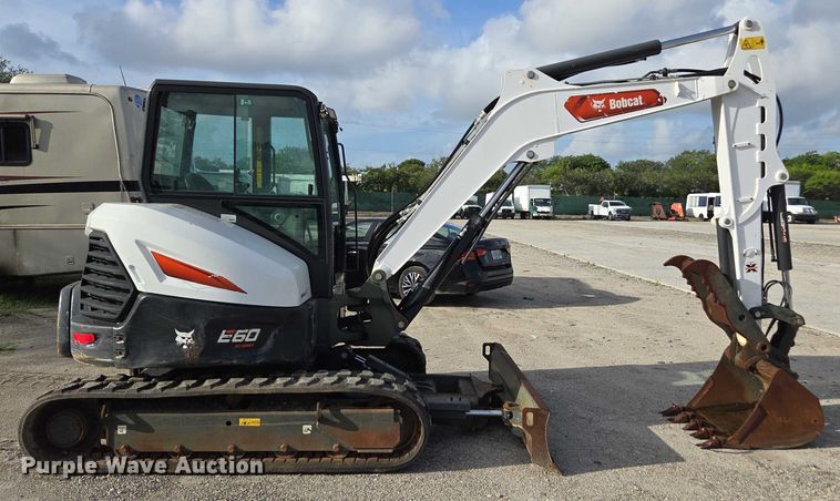 EXCAVADORA 2021 BOBCAT E60