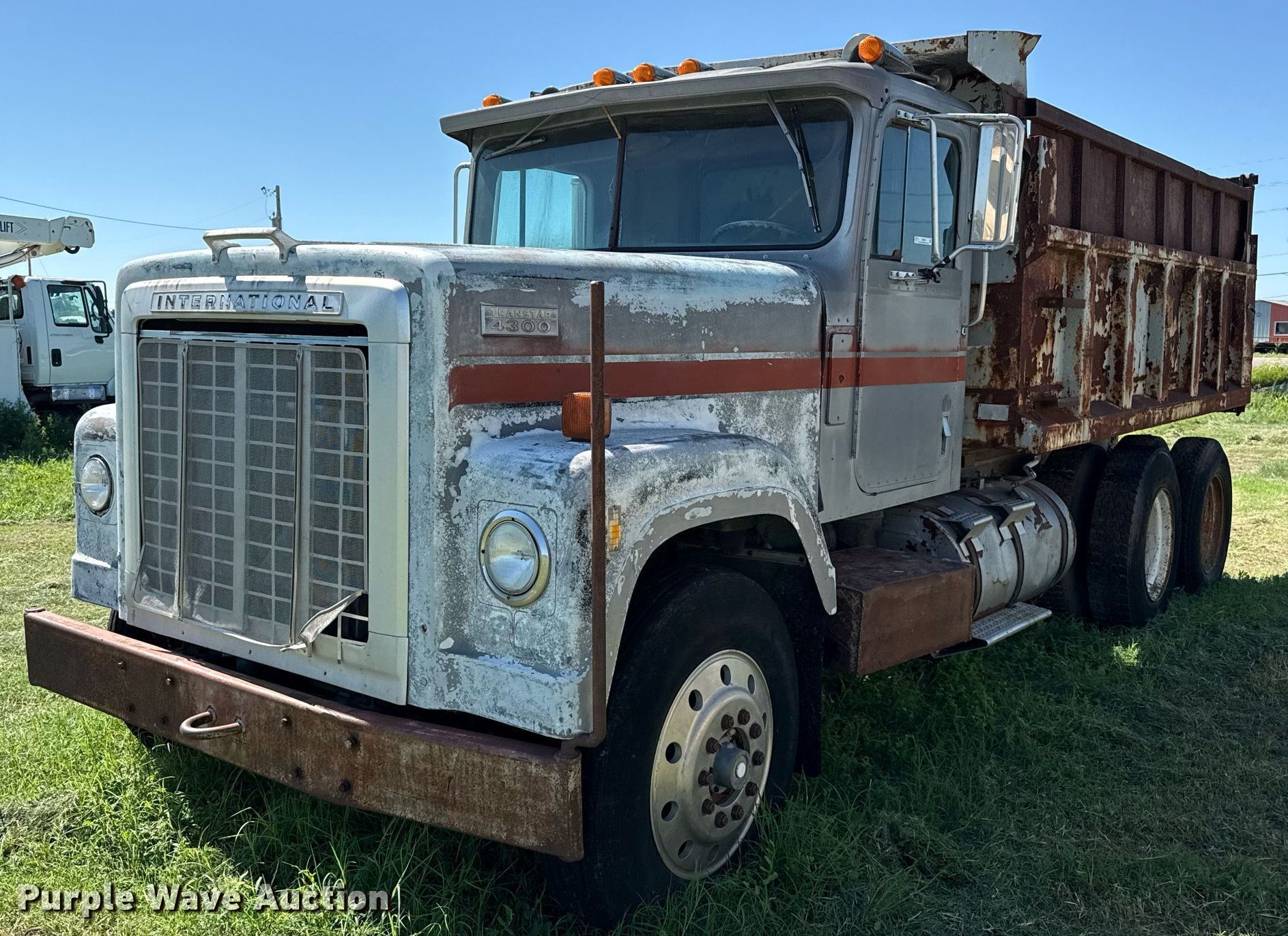 1977 International F-4370 dump truck in Dodge City, KS