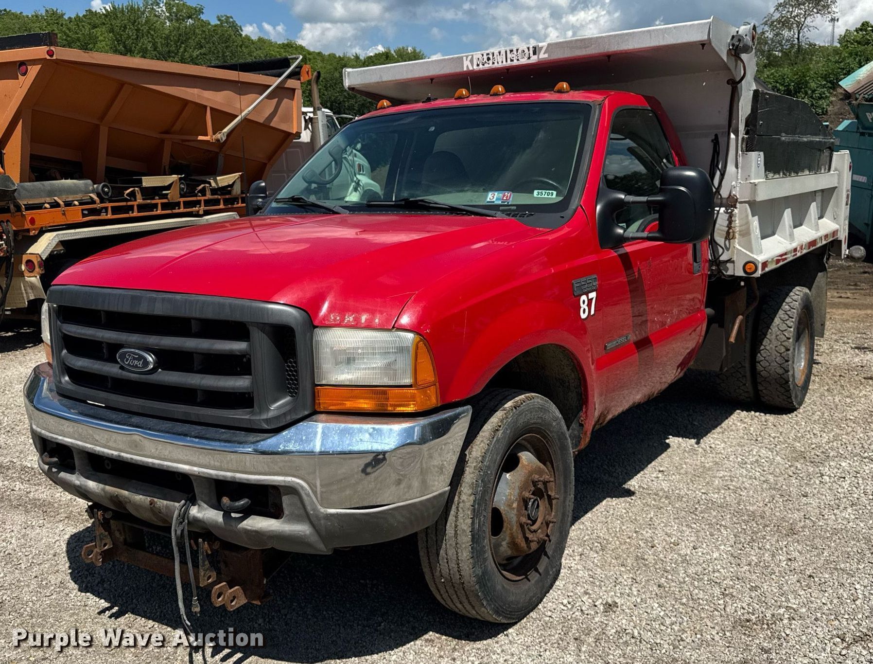 2001 Ford F550 dump truck in Eureka, IL | Item EF2103 for