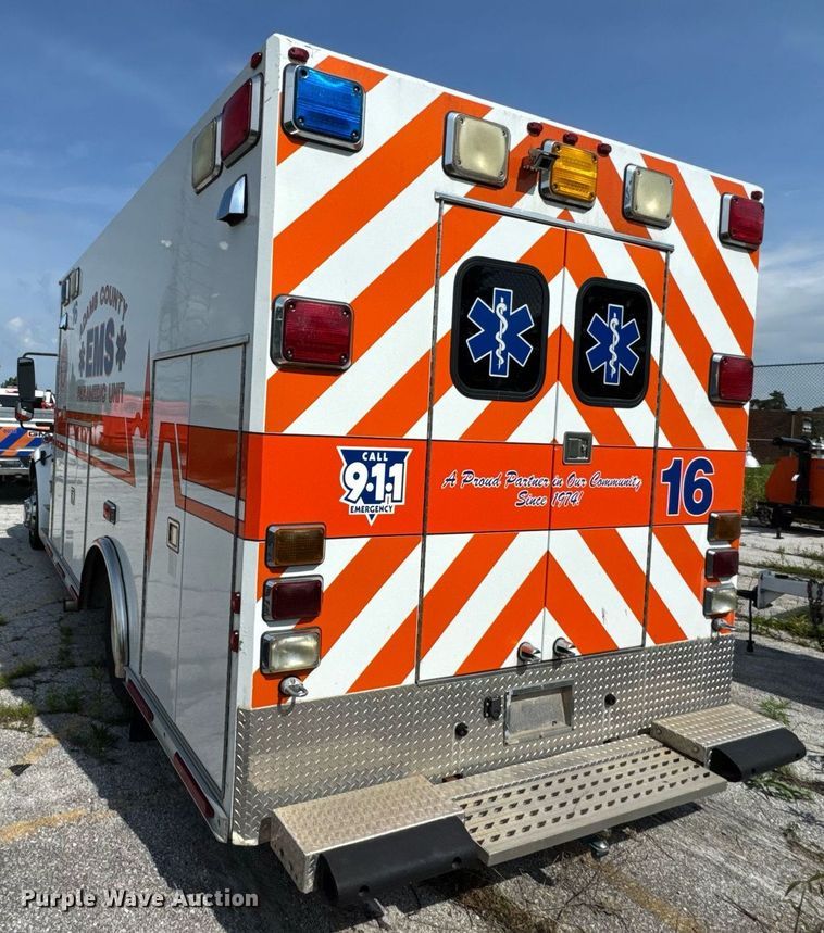 image for item DI9765 2010 Freightliner Business Class M2 ambulance