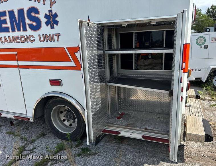 image for item DI9765 2010 Freightliner Business Class M2 ambulance