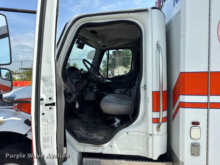 image for item DI9765 2010 Freightliner Business Class M2 ambulance