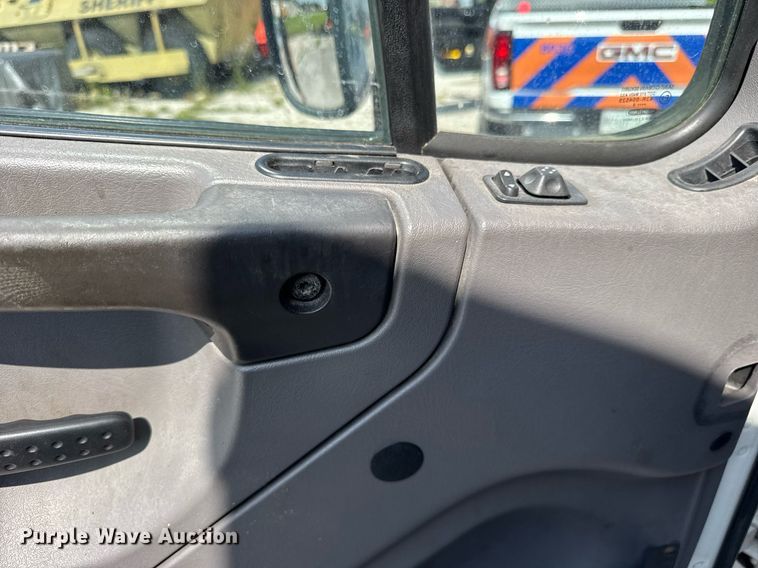 image for item DI9765 2010 Freightliner Business Class M2 ambulance